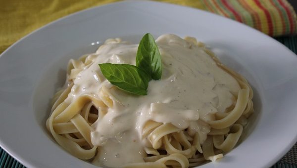 Macarrão ao Molho Branco